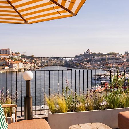 The Rebello Hotel & Spa - Small Luxury Hotels Of The World บีลาโนวาเดกายา ภายนอก รูปภาพ The view from the hotel's rooftop terrace