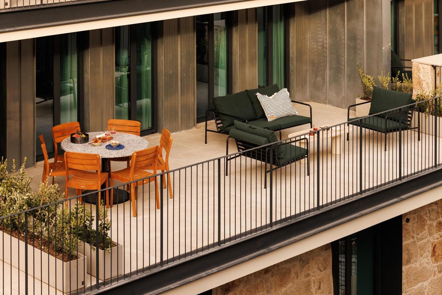 The Rebello Hotel & Spa - Small Luxury Hotels Of The World บีลาโนวาเดกายา ภายนอก รูปภาพ A balcony