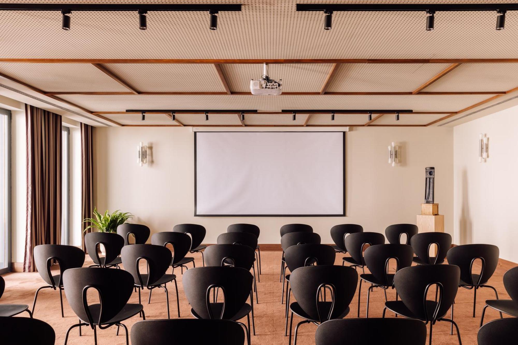 The Rebello Hotel & Spa - Small Luxury Hotels Of The World บีลาโนวาเดกายา ภายนอก รูปภาพ A typical conference room