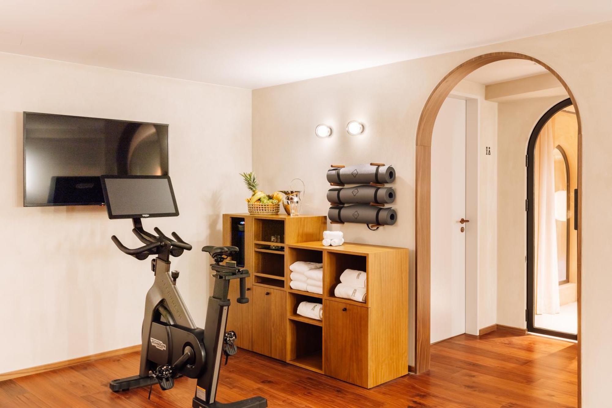 The Rebello Hotel & Spa - Small Luxury Hotels Of The World บีลาโนวาเดกายา ภายนอก รูปภาพ The gym at the Hotel