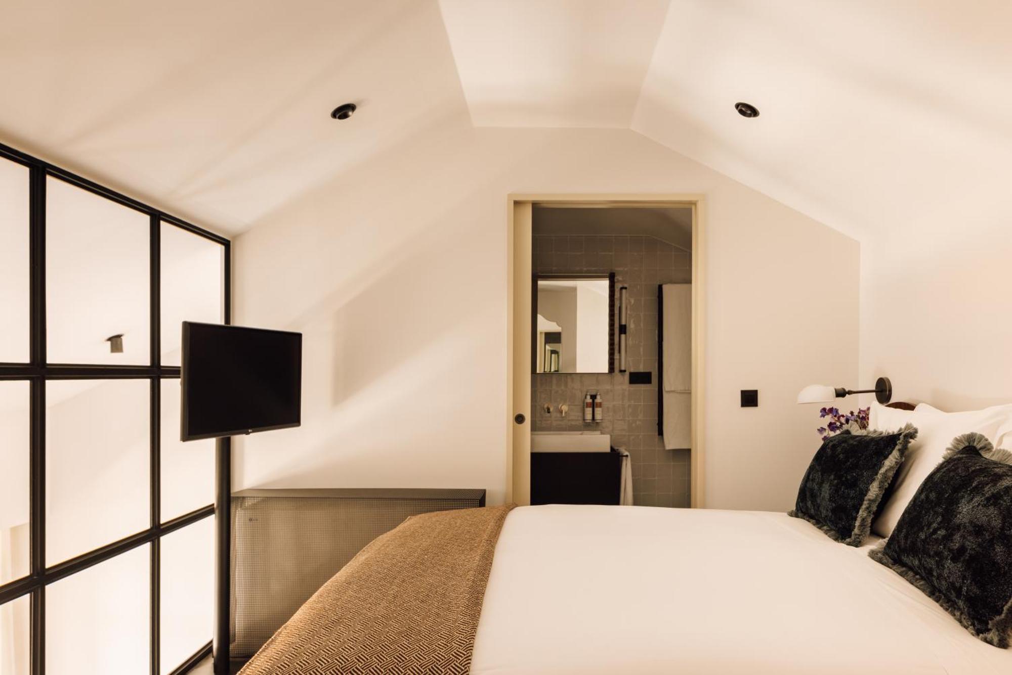 The Rebello Hotel & Spa - Small Luxury Hotels Of The World บีลาโนวาเดกายา ภายนอก รูปภาพ A bedroom at the hotel