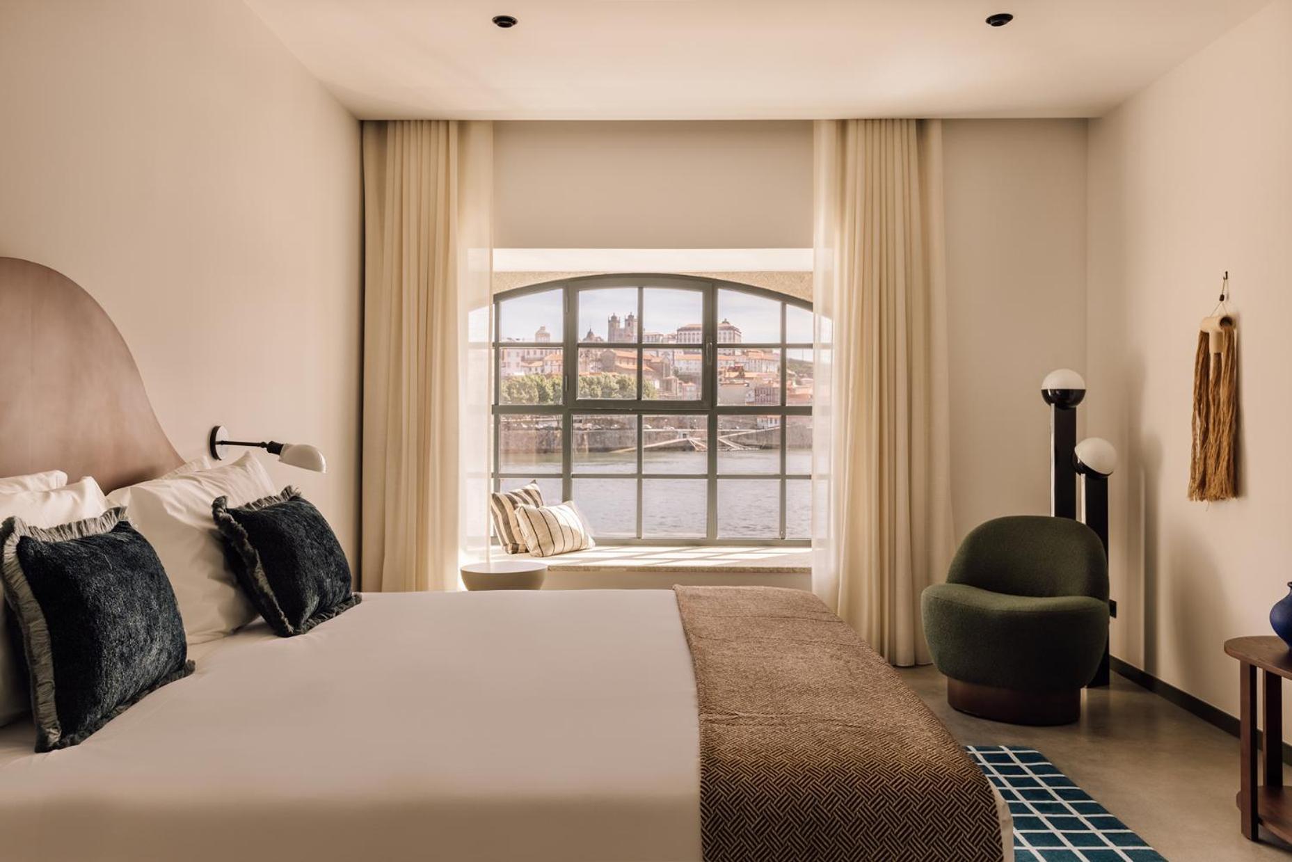The Rebello Hotel & Spa - Small Luxury Hotels Of The World บีลาโนวาเดกายา ภายนอก รูปภาพ A guest room